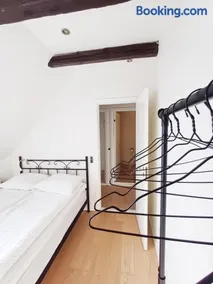 Bright City Central Apartment with Balcony - Image 2