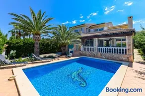 2263 Sunny holiday home with views over the bay of Palma - Image 1