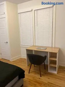 Modern & Spacious 3 BED & 2 BA Condo mins from NYC - Image 2
