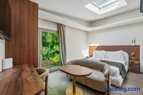 Suite Élégance Annecy - Design & Cosy - Louvre - Image 1