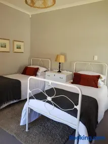 Ambleside House Pinelands, Cape Town - Image 4