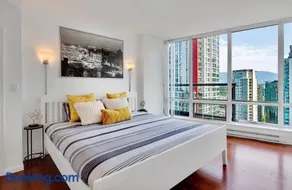 Luxury 2BR Designer Apartment In The Heart Of Downtown! - Image 2