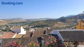 Charming House with Garden in Ardales, 70 m², 5 People - Image 2