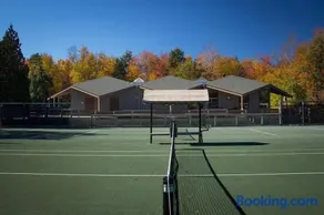 Cozy Cottage 1 Block Walk From Lake Naomi - Poconos Pennsylvania Area 2 hours from New York City or Philadelphia - Pets Welcome - Check Minimum Night Requirement - Image 1