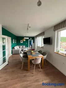 Green view 180 - Image 2