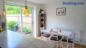 Welcome to No 2 - Modern Comfortable Homestay - Image 4