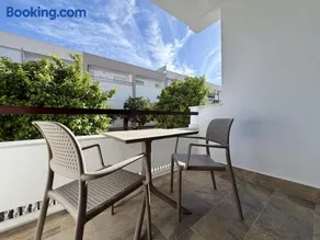 Santo Rostro Beach Apartments - Image 4