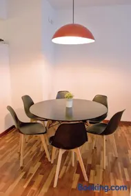 Sweet BCN Three Bedroom Apartment - Image 4