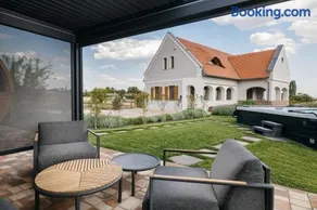 PALO Borbirtok - Bed and Wine - Image 2