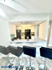Cozy retreat 1Br 1Ba near hospital and tollway - Image 2