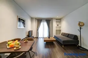 Classy and stylish apartment next to Hilton - Image 4