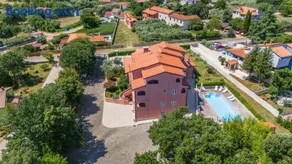 Apartments and Rooms Villa Chiara - Image 5
