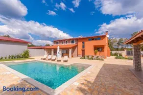 Villa Noina Arka, a charming villa with a pool surrounded by nature - Image 1