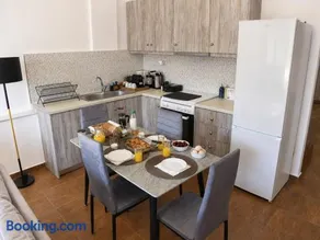 Fully Renovated Apartment -700m from Mill of Elves-Free Parking & Fast WiFi - Image 2