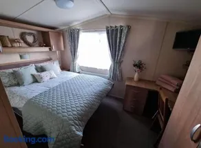 Spacious and modern 3 bedroom Doniford Bay Haven Caravan Park Static Caravan - Image 5