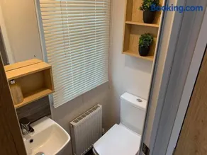 3 bed presitage caravan Doniford Bay - Image 4