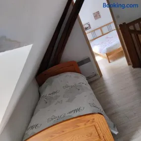 Petite maison aux volets bleus - Image 2