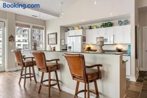 Harbor Master 101: Luxurious 3-bedroom condo in Bay Harbor, MI, perfect for relaxation. - Image 1