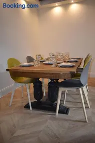 Maison 1747 - Gîtes de Standing en Vieille-ville avec Cour - Image 3