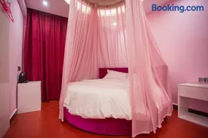 Zhangjiajie Cat Theme Inn - Image 4