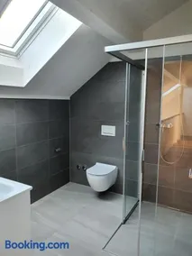 Apartment with very nice views - Image 3