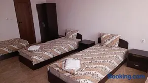 Запряновата къща - Image 3