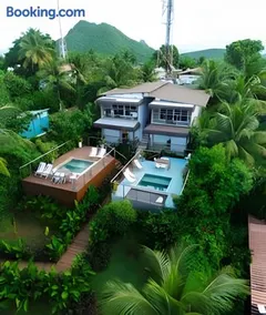 Flat Térreo com Piscina e Jardim Tropical - Image 2