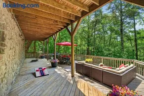 Scenic Mountain Getaway-Newly Renovated-Bear Ridge Lodge - Image 5