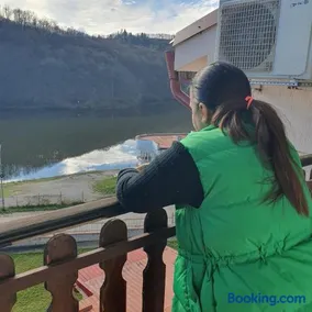 Lake View Deluxe Tryavna БЕЗПЛАТЕН БАСЕЙН ДО 12ти СЕПТЕМВРИ БЕЗПЛАТЕН ПАРКИНГ - Image 5