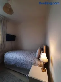 Rooms in historic Bishop Auckland - Image 5