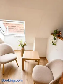 Cozy Attic Loft with City & Ocean Views - Image 4