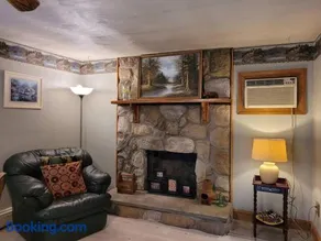 Lake Congamond Suffield House - Image 3