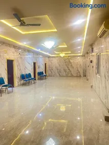 N R GUEST ROOMs - Image 5