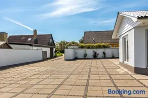 Seaside Home - Image 4