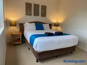 Kingfisher  Beachside 3br  Heated Pool  Walk To Beach - Image 3
