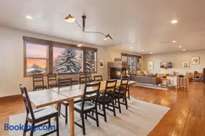 Luxury Park City Mountain Home Sleeps 14 with Hot Tub and Mountain Views - Image 5