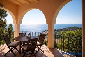 Exclusiva Villa Piscina Privada y Vistas al Mar - Image 4