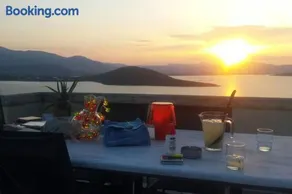 Secluded house with great view and private beach - Image 1
