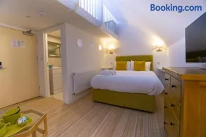 Largigi Rooms centre of Lyme Regis Close to the Beach and Town Centre - Image 4