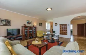 Stunning Home In Brtonigla With Kitchen - Image 3