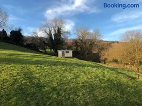 Shepherds Hut Slad Valley Cotswolds - Image 4