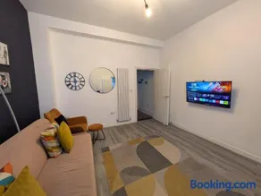 6 bedroom 6 Ensuite 1 min to M6 Jct 9 15 min to Bham - Image 3