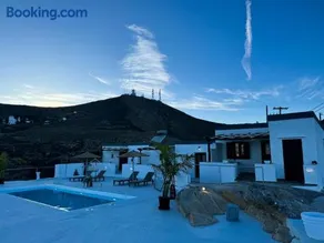 O Mylos - Image 1