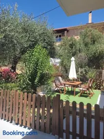 Apostolos & Eleni Family Apartments - Image 1