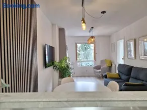 Acogedor apartamento con piscina compartida y opción a parking - Image 1