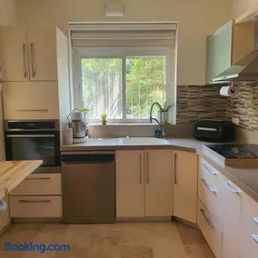 Palm Valley Villa וילת עמק הדקלים - Image 2