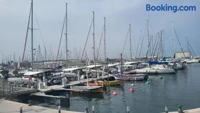 Adorable petit appartement avec magnifique vue sur le port de Canet - Image 2