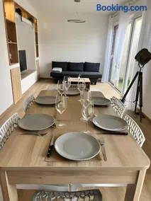 Chez Hugo - Image 1