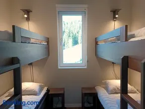 Ski-In Flat for 8 with Sauna & Fireplace - Image 1