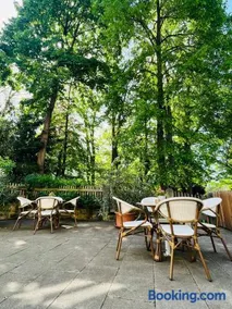 Ferienwohnungen an der Salvatorkirche - zentrales Apartmenthaus mit Terrasse - Image 1